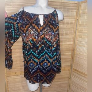 Cupio chevron multi color cold shoulder top shirt woman’s medium